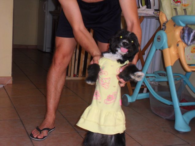 ...un terzo bimbo...tra due femmine