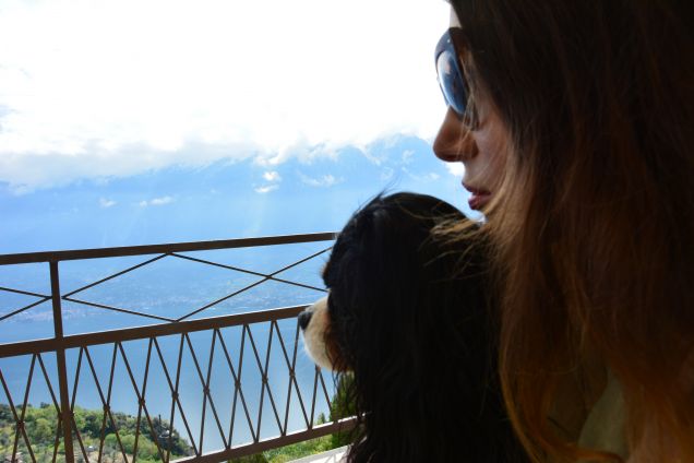 Ammirando insieme il Lago di Garda