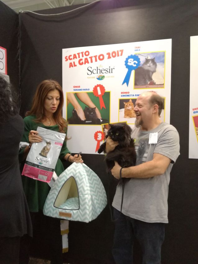 Omar al Supercat Show premiazione concorso fotografico 'scatto al gatto' 1°premio
