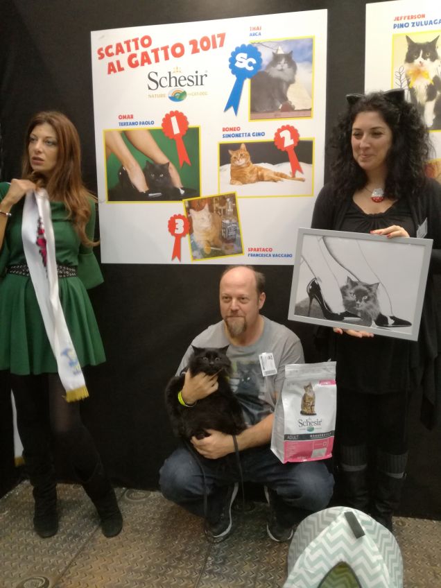 Omar al Supercat Show premiazione concorso fotografico 'scatto al gatto' 1°premio 3