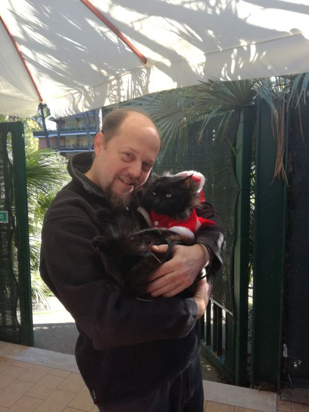 Io e Babbo Omar Natale alla 'casetta dei gatti'