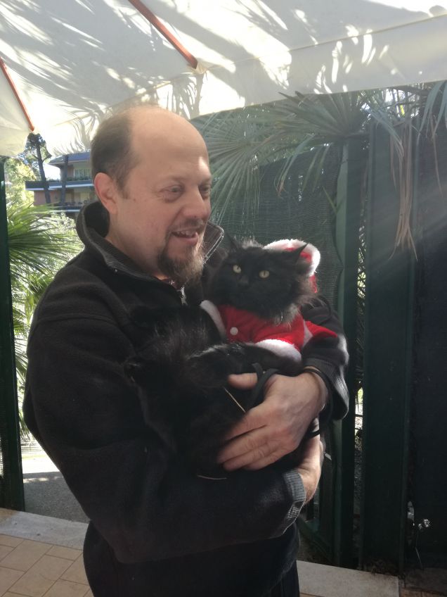 Io e Babbo Omar Natale alla 'casetta dei gatti'