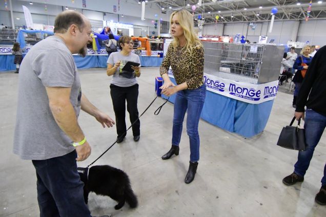 A spasso con Anna Falchi