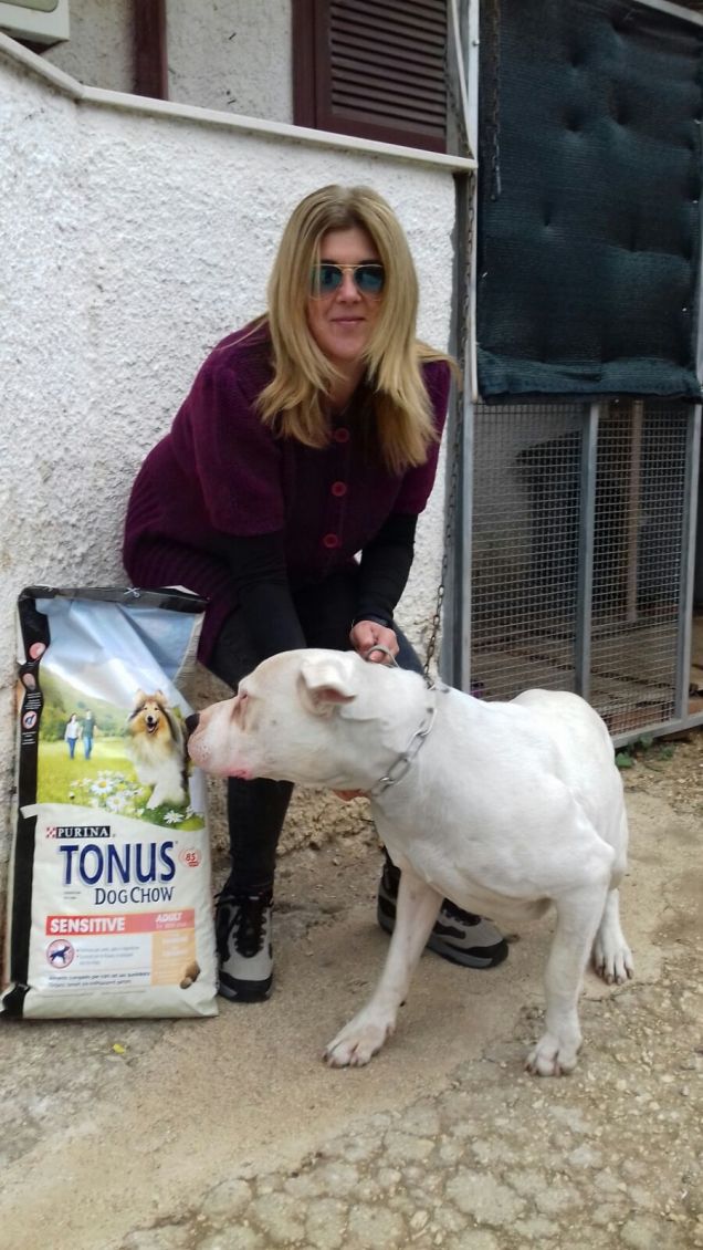 Leo felice per le crocchette